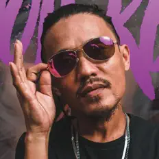 聆聽 PETER MAN、觀看音樂影片、閱讀小傳、查看巡演日期等！