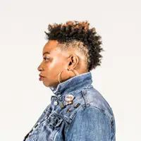 Posłuchaj wykonawcy undefined, obejrzyj teledyski, przeczytaj biografię, zobacz daty tras koncertowych i nie tylko!