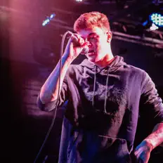 Escucha a Chupapi, mira videos musicales, lee su biografía, consulta las fechas de las gira y más.