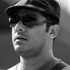 Ouve Sid, vê vídeos de música, lê a biografia, vê as datas da digressão e muito mais!
