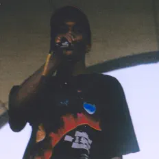 Babyglockを聴いたり、ミュージックビデオを鑑賞したり、経歴やツアー日程などを確認したりしましょう！