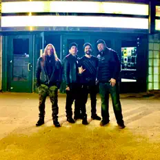 Luister naar Jump the Fall, bekijk muziekvideo's, lees de bio, bekijk de tourdata, en meer!