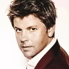聆聽 Magnus Lindgren、觀看音樂影片、閱讀小傳、查看巡演日期等！