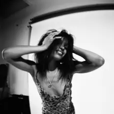 收听 selah、观看音乐视频、阅读小传、查看巡演日期等 ！