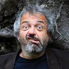 Écoutez Götz Widmann, regardez des vidéoclips, lisez la biographie, consultez les dates de tournée et plus encore !
