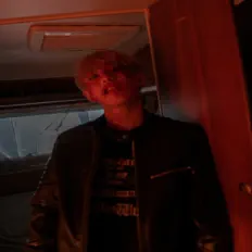 聆聽 Rook、觀看音樂影片、閱讀小傳、查看巡演日期等！