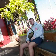 Ouve Baeden, vê vídeos de música, lê a biografia, vê as datas da digressão e muito mais!