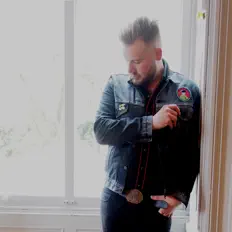 Listen to Liam Frost, watch music videos, read bio, see tour dates & more!