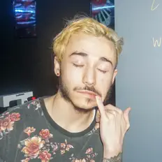 收听 Prince Zuko、观看音乐视频、阅读小传、查看巡演日期等 ！