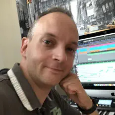 Ouve Jorito, vê vídeos de música, lê a biografia, vê as datas da digressão e muito mais!