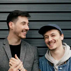 Poslechněte si interpreta Ekcle, sledujte hudební videa, přečtěte si životopis, podívejte se na data turné a další informace.
