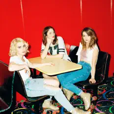 Dengarkan Motel Raphaël, tonton video musik, baca bio, lihat tanggal tur & lainnya!