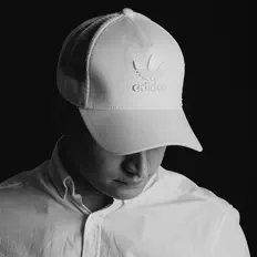 收听 ElHuérfano、观看音乐视频、阅读小传、查看巡演日期等 ！