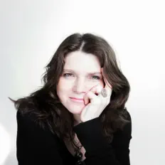 聆聽 Елена Фролова、觀看音樂影片、閱讀小傳、查看巡演日期等！