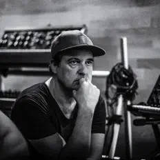 Listen to Patrick Jonsson, watch music videos, read bio, see tour dates & more!
