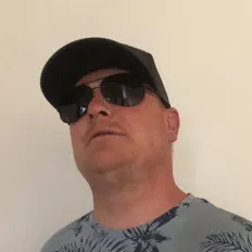 Escucha a Jaques Raupé, mira videos musicales, lee su biografía, consulta las fechas de las gira y más.