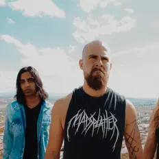 聆聽 The Offering、觀看音樂影片、閱讀小傳、查看巡演日期等！