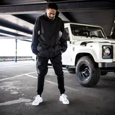 Ascolta Ryler Smith, guarda video musicali, leggi la biografia, vedi le date del tour & altro!