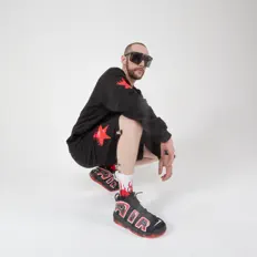 Escucha a Lethal V, mira videos musicales, lee su biografía, consulta las fechas de las gira y más.