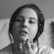 AshleySmashlaay: песни, клипы, биография, даты выступлений и многое другое.