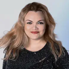 Poslechněte si interpreta Natalya Onegina, sledujte hudební videa, přečtěte si životopis, podívejte se na data turné a další informace.