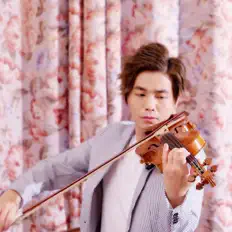 Ouça 何展睿, assista a videoclipes, leia a biografia, veja as datas das turnês e mais!