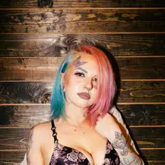 聆聽 Baby Goth、觀看音樂影片、閱讀小傳、查看巡演日期等！