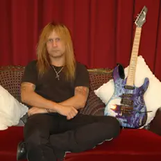收听 Chris Caffery、观看音乐视频、阅读小传、查看巡演日期等 ！