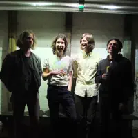 Écoutez undefined, regardez des vidéoclips, lisez la biographie, consultez les dates de tournée et plus encore !