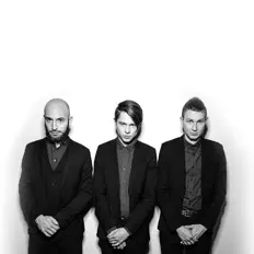 Ascolta I Am Waiting for You Last Summer, guarda video musicali, leggi la biografia, vedi le date del tour & altro!