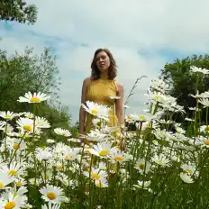 Escucha a Laura Lamn, mira videos musicales, lee su biografía, consulta las fechas de las gira y más.