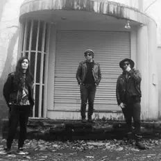 Dengarkan Sonic Graffiti, tonton video musik, baca bio, lihat tanggal tur & lainnya!