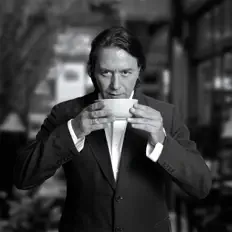 收听 Yiannis Kotsiras、观看音乐视频、阅读小传、查看巡演日期等 ！