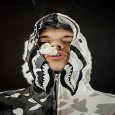 Ascolta Sbaglio, guarda video musicali, leggi la biografia, vedi le date del tour & altro!