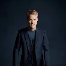 聆聽 克里斯托夫・孔茲、觀看音樂影片、閱讀小傳、查看巡演日期等！