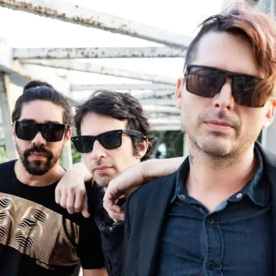 Listen to Los De Adentro, watch music videos, read bio, see tour dates & more!