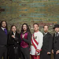 Ascolta undefined, guarda video musicali, leggi la biografia, vedi le date del tour & altro!