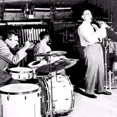 Listen to Benny Goodman Trio, watch music videos, read bio, see tour dates & more!