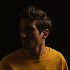 聆聽 Fabian Römer、觀看音樂影片、閱讀小傳、查看巡演日期等！