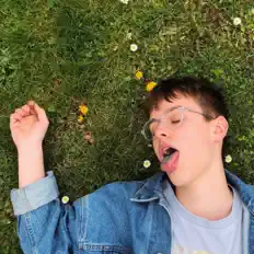 Liam McFarland: песни, клипы, биография, даты выступлений и многое другое.