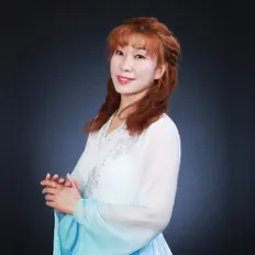 Ascolta YOU SEUNG I, guarda video musicali, leggi la biografia, vedi le date del tour & altro!