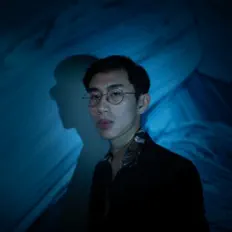 Escucha a Chison, mira vídeos musicales, lee la biografía, consulta fechas de giras y mucho más.