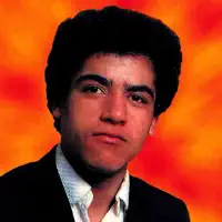 Escucha a undefined, mira vídeos musicales, lee la biografía, consulta fechas de giras y mucho más.