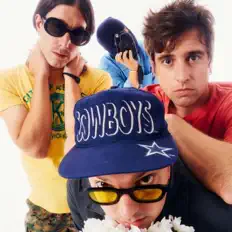Listen to Novedades Carminha, watch music videos, read bio, see tour dates & more!