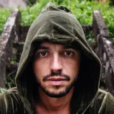 Bernardo Bravo सुनें, म्यूज़िक वीडियो देखें, बायो पढ़ें, दौरे की तारीखें और बहुत कुछ देखें!