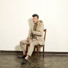 Escucha a Wakadanna, mira videos musicales, lee su biografía, consulta las fechas de las gira y más.