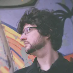 Adam Fieldingを聴いたり、ミュージックビデオを鑑賞したり、経歴やツアー日程などを確認したりしましょう！