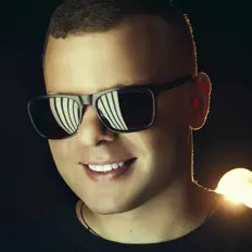 Listen to RoelBeat, watch music videos, read bio, see tour dates & more!