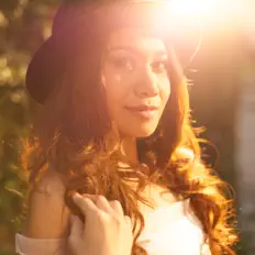 Dengarkan Pijika, tonton video musik, baca bio, lihat tanggal tur & lainnya!