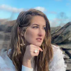 Listen to Lauren Marsh, watch music videos, read bio, see tour dates & more!